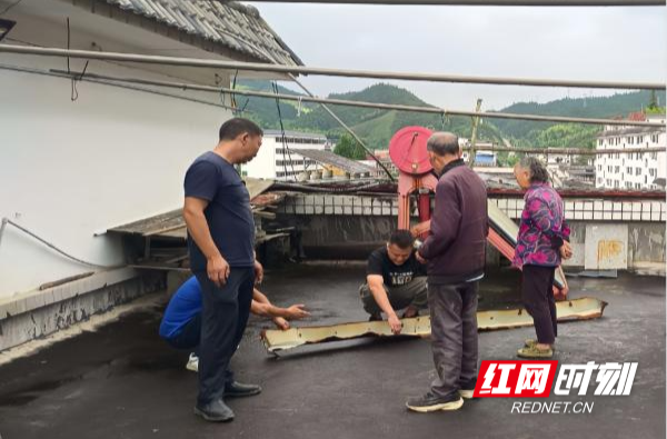 桂东县沤江镇：干群联动除隐患 居民生活更平安