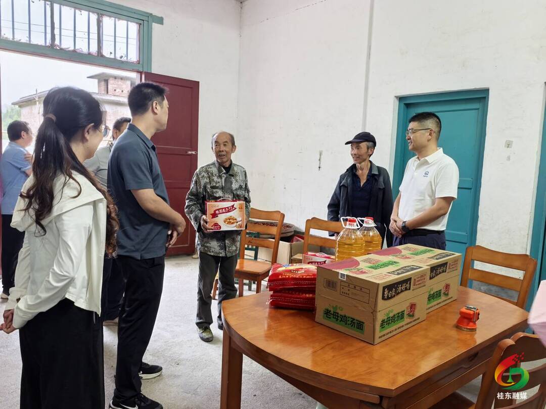 县领导中秋节前走访慰问受灾群众