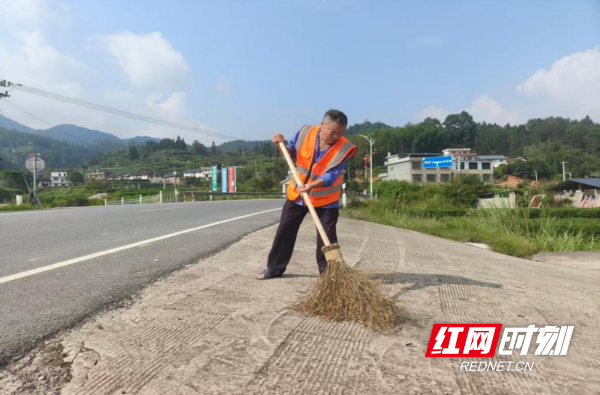 何安福的“闲事” 一管就十年