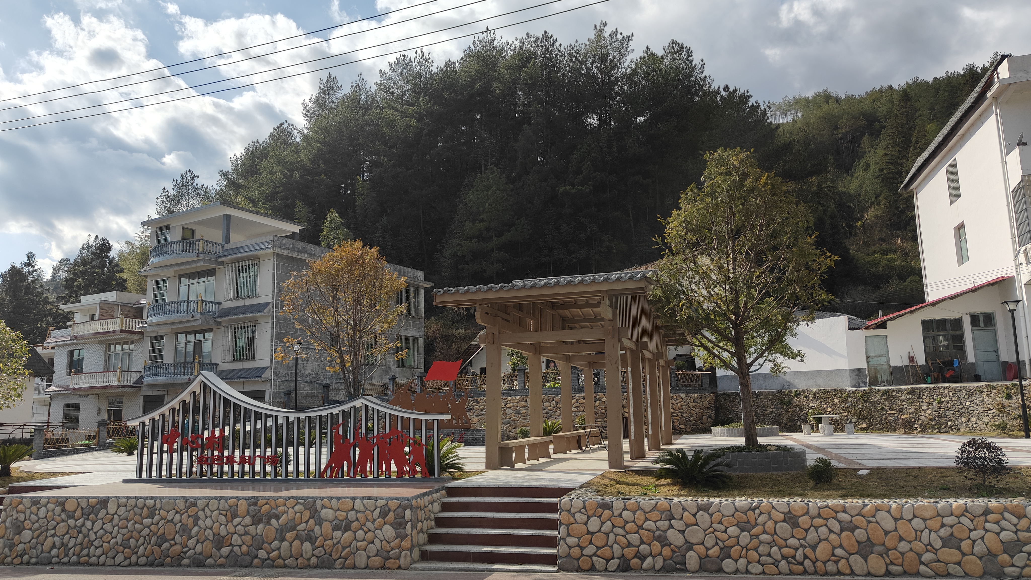 寨前镇：贯彻市委全会精神  推进“四类乡村”建设