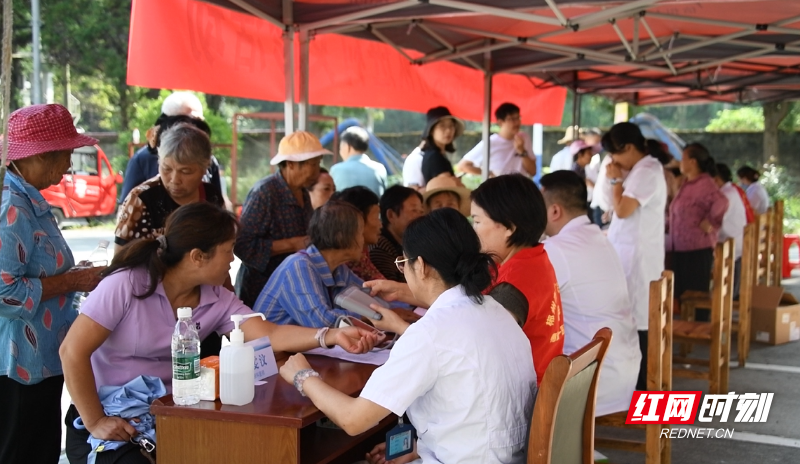 桂东县沙田镇：健康下乡暖民心