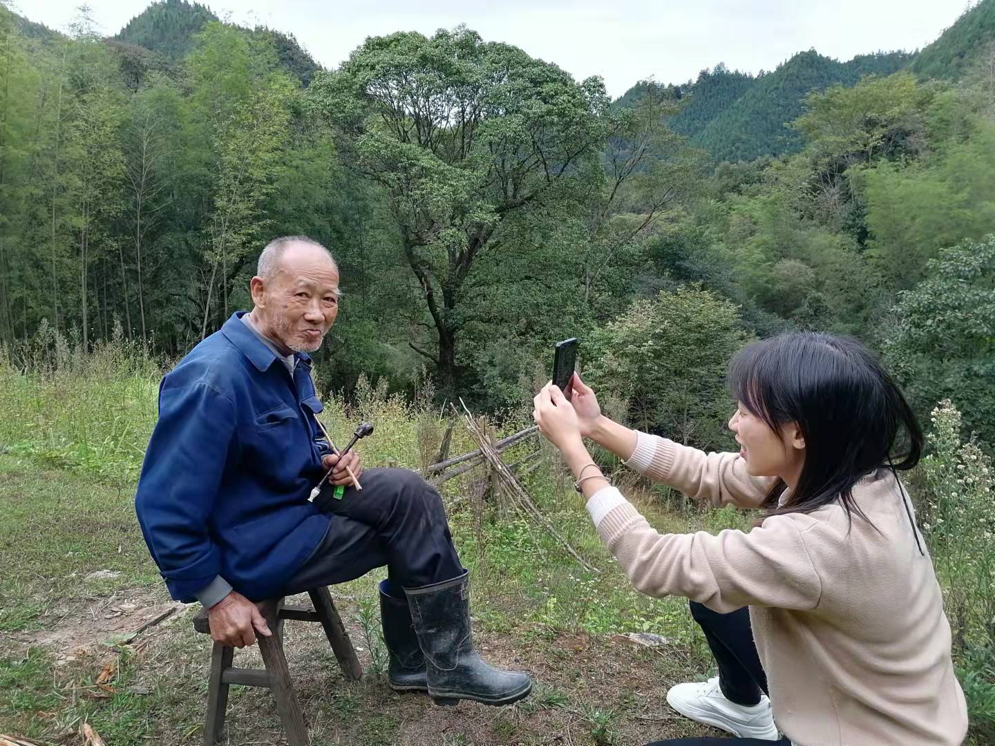 青山乡：我为群众办实事 养老认证上门办