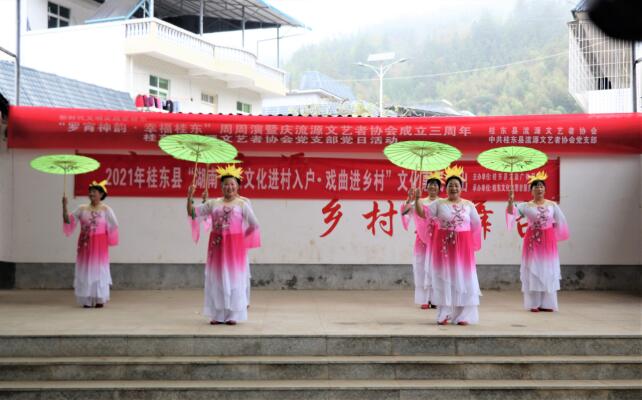 寨前镇流源村：载歌载舞的政策宣讲员