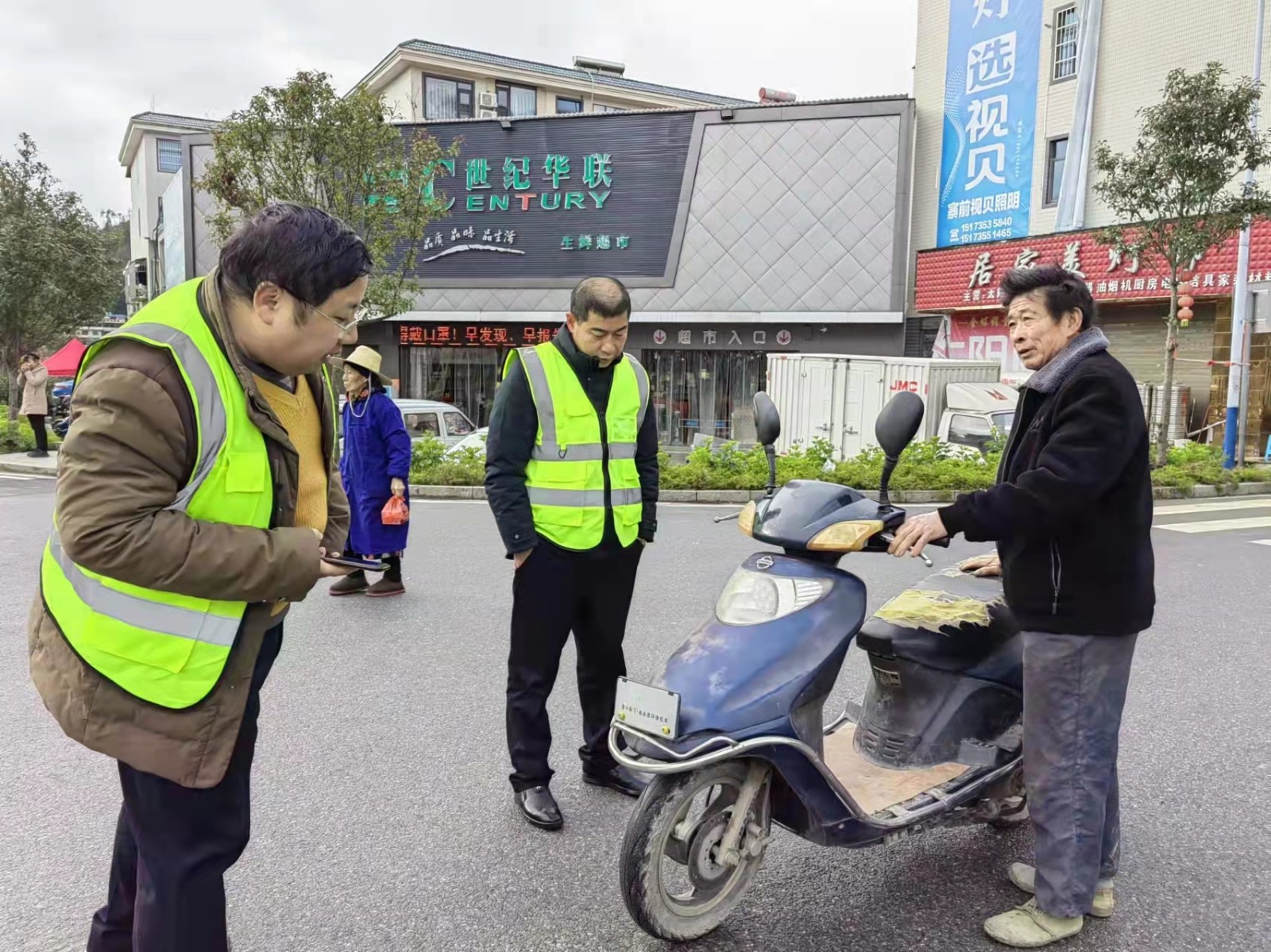 寨前镇：持续出击 交通顽瘴痼疾整治显成效