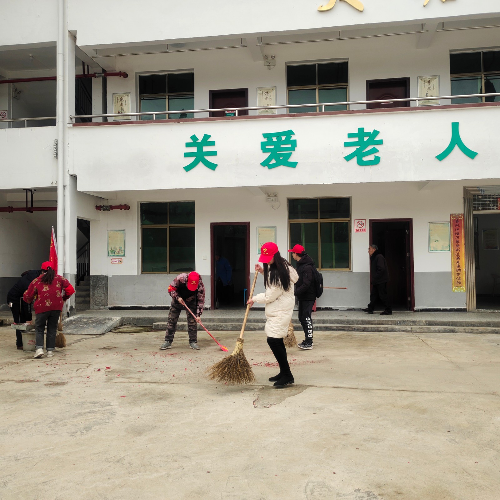 大塘镇：返乡学子志愿服务家乡