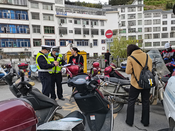 桂东县公安局交警大队：持续开展“戴帽工程”专项整治行动