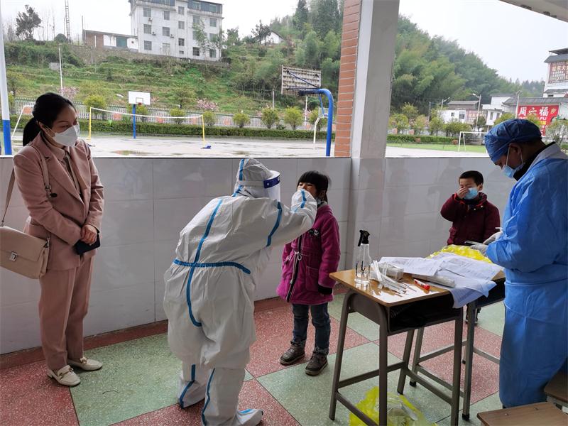 寒口学校：落实核酸检测全覆盖  筑牢校园“防疫墙”