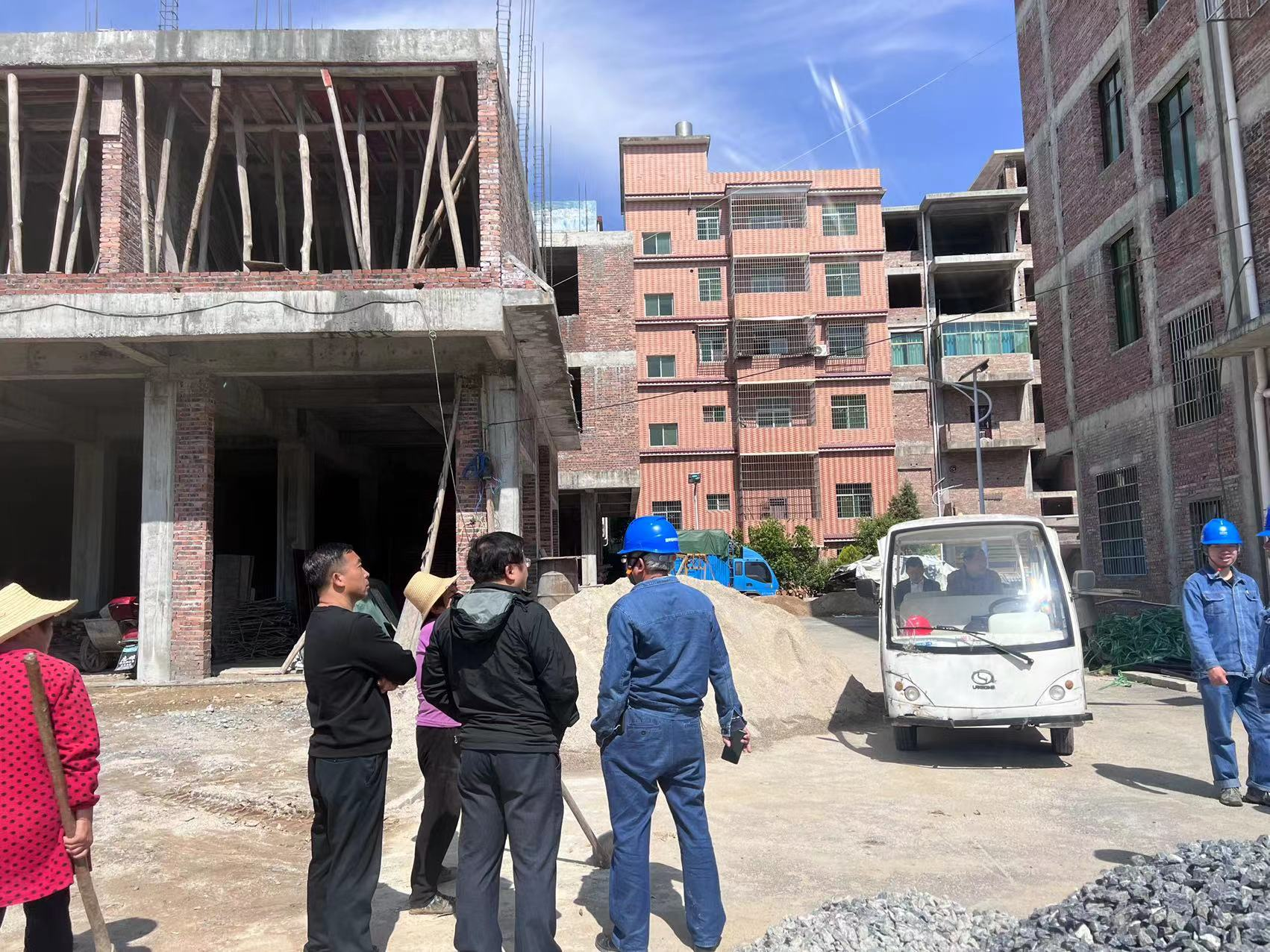 寨前镇：加强建房巡查，依法打击违规建房行为