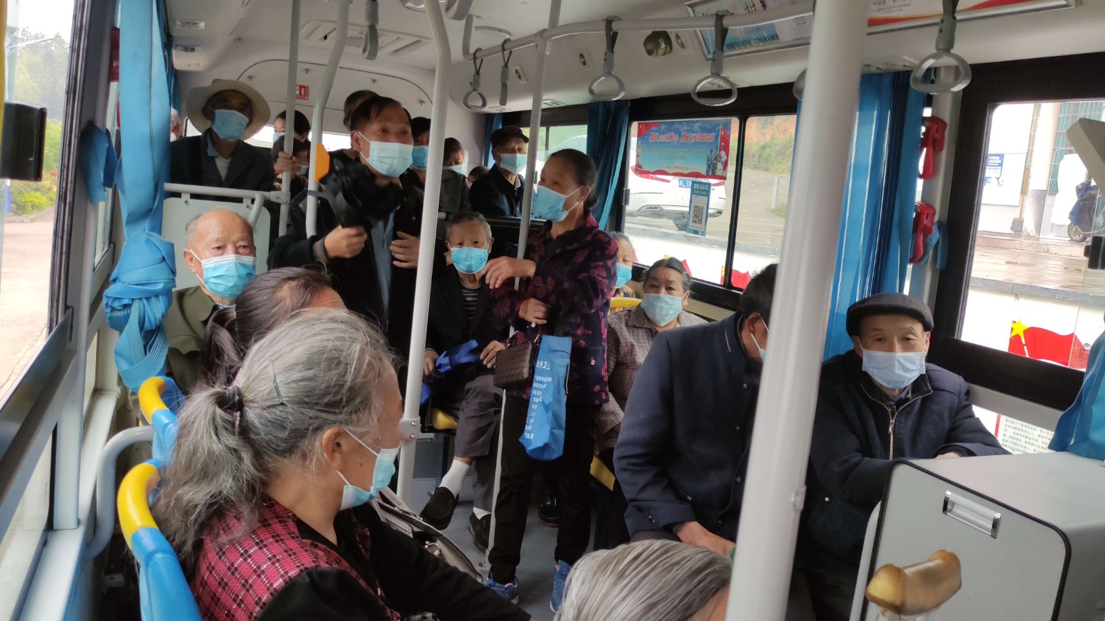 大塘镇船塘村：公交通到家门口