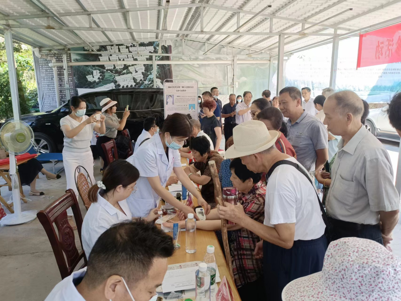湖南省中医药文化三湘行走进我县开展大型义诊活动