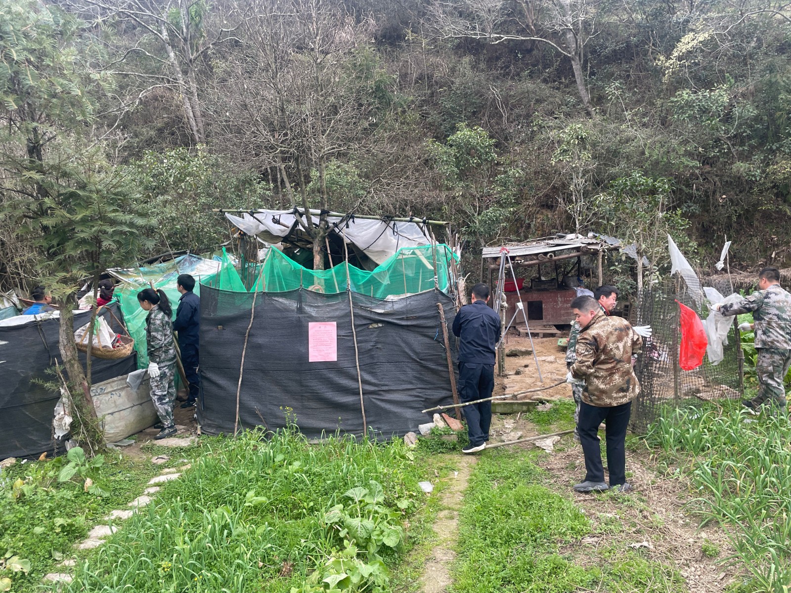 四都镇开展市场周边环境集中整治攻坚行动