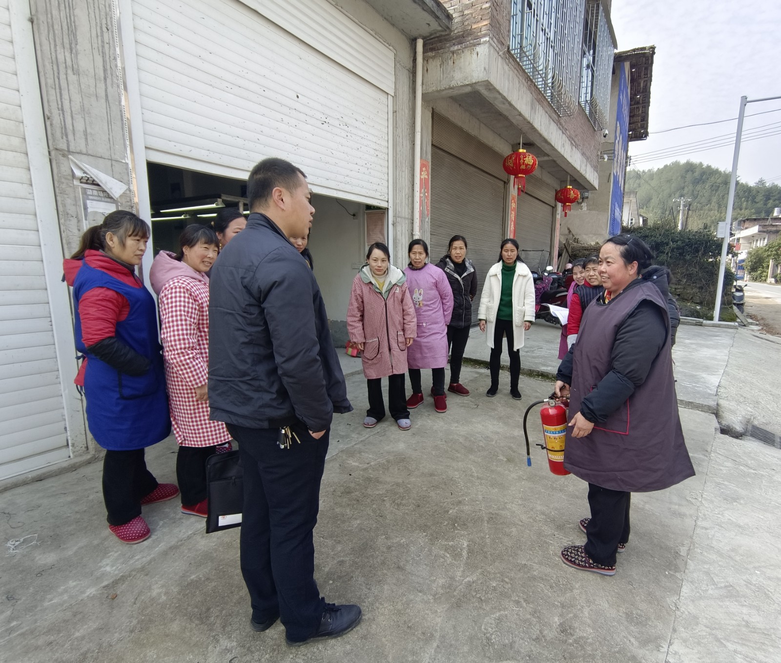 新坊乡：扎实开展消防安全专项整治行动