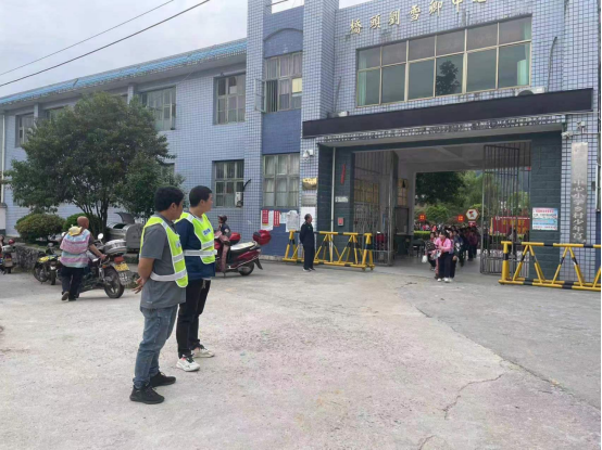 桥头乡：站好“护学岗”  撑起“安全伞”