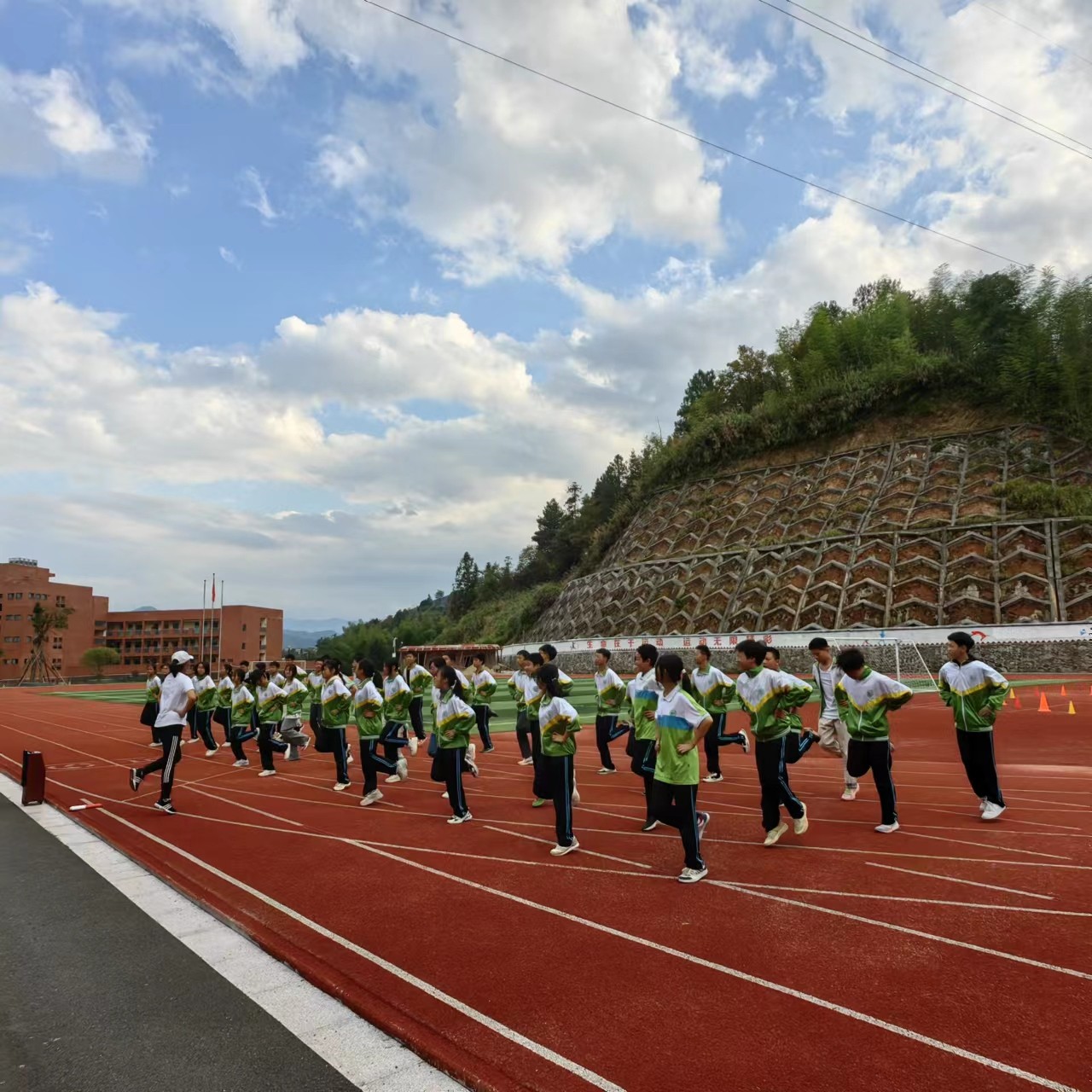 桂东县2023年中小学体育与健康学科教学竞赛顺利举行