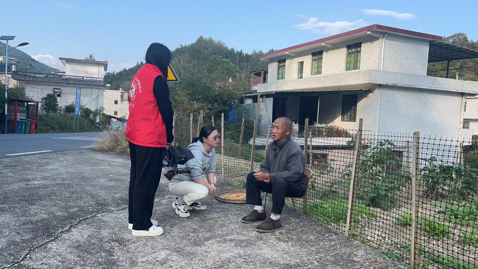 清泉镇：多种方式开展“温暖社保·社保服务进万家”活动