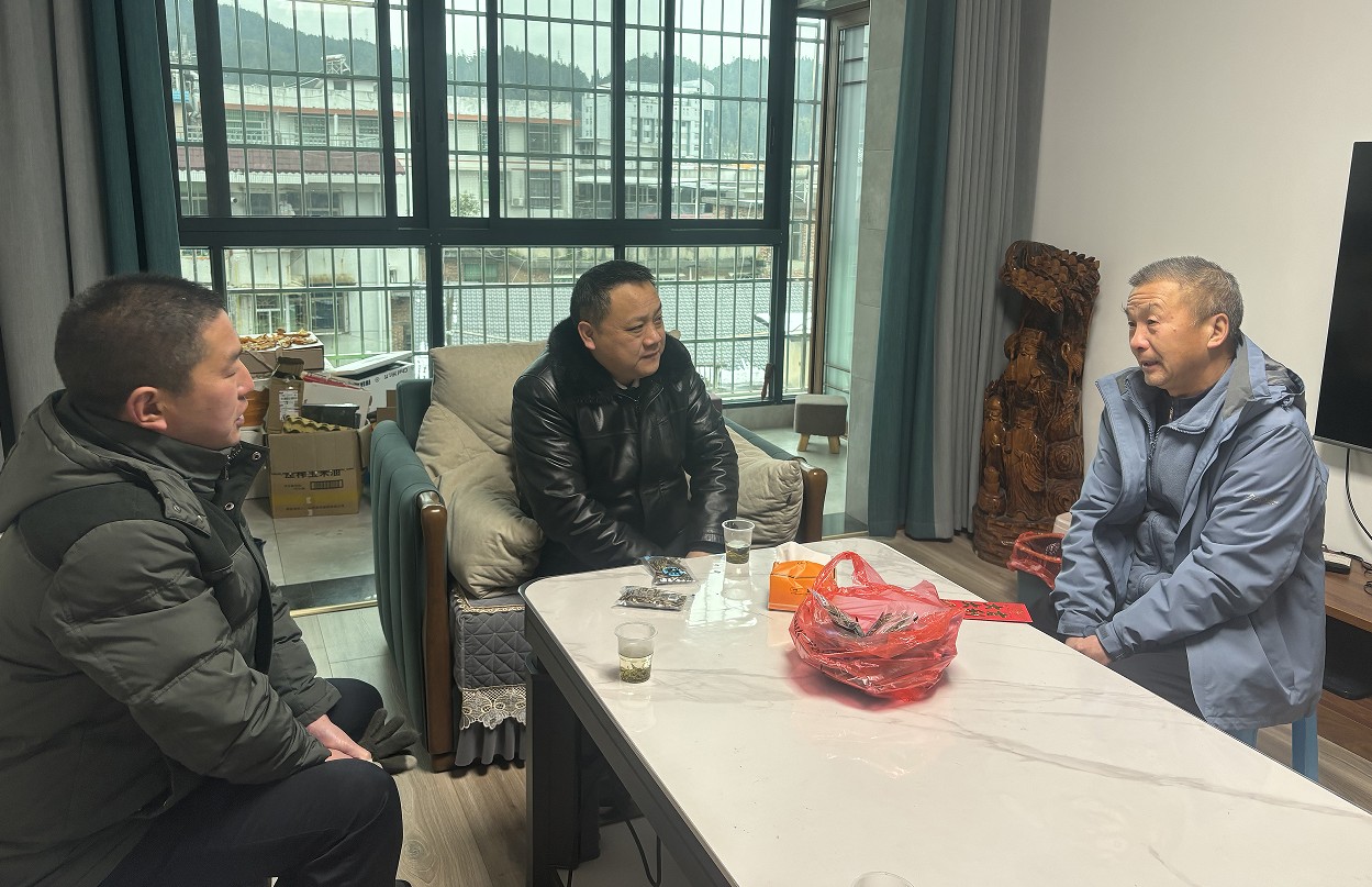 桂东县教育局开展春节前慰问走访活动