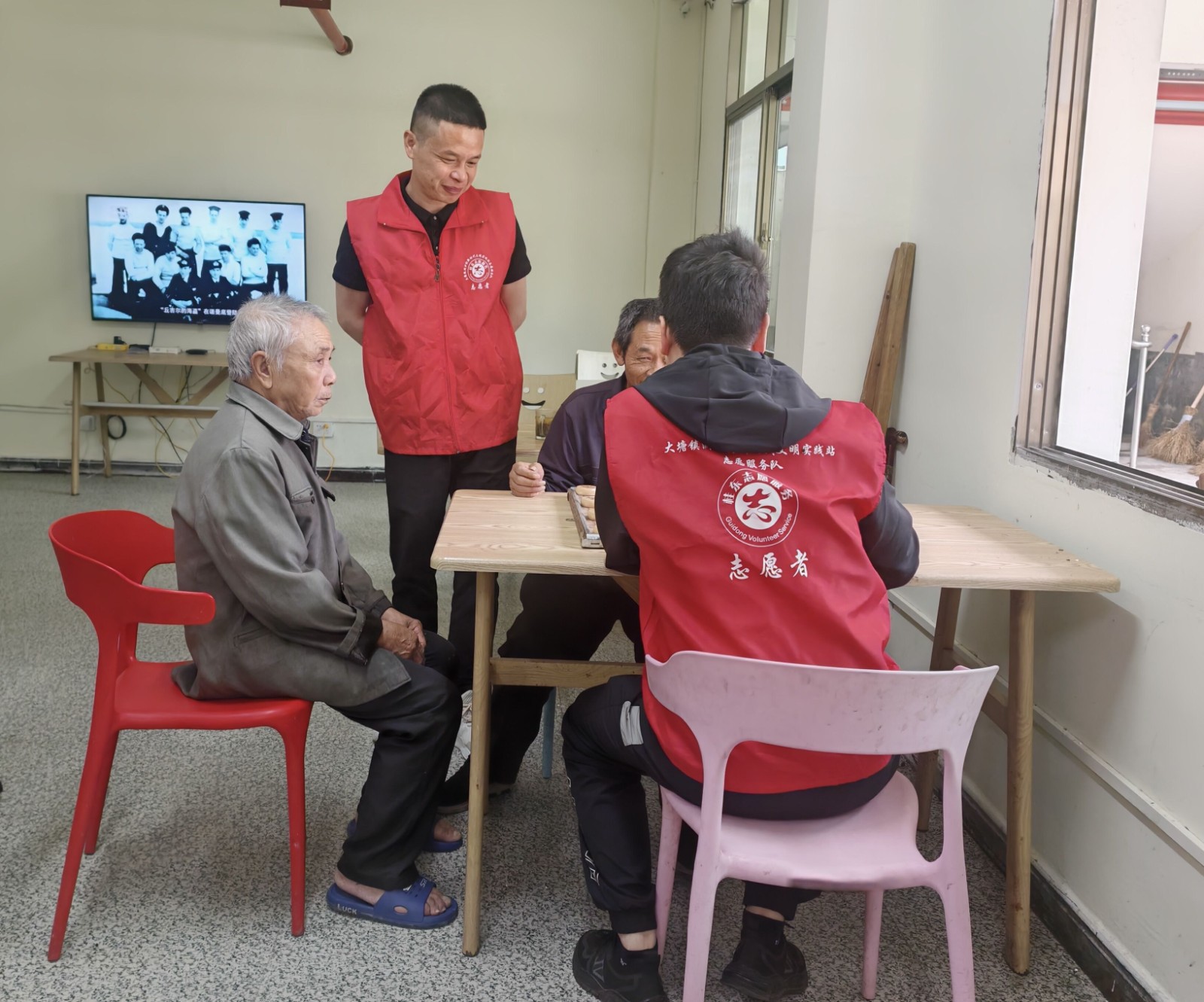 大塘镇：文明之风吹暖敬老院
