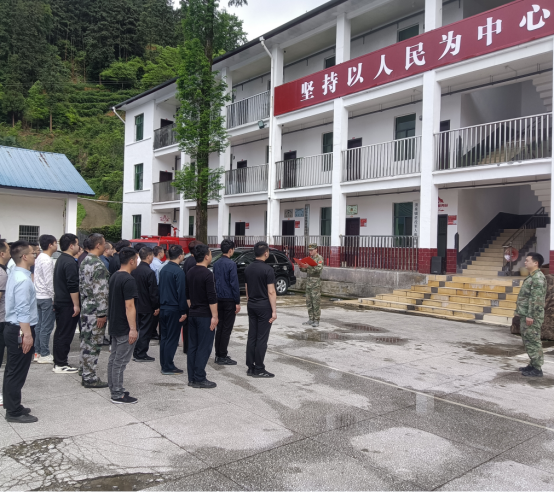 清泉镇召开基干民兵整组点验大会
