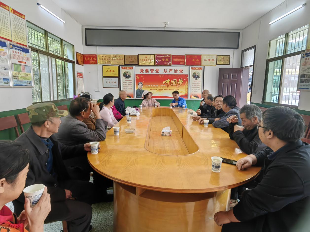 寨前镇：重阳暖意浓  聚力话发展